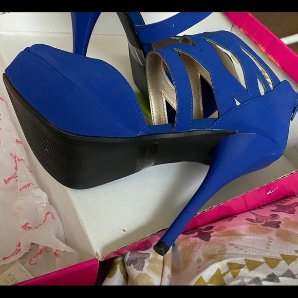 Suede Royal Blue Heels - Picture 4 of 4